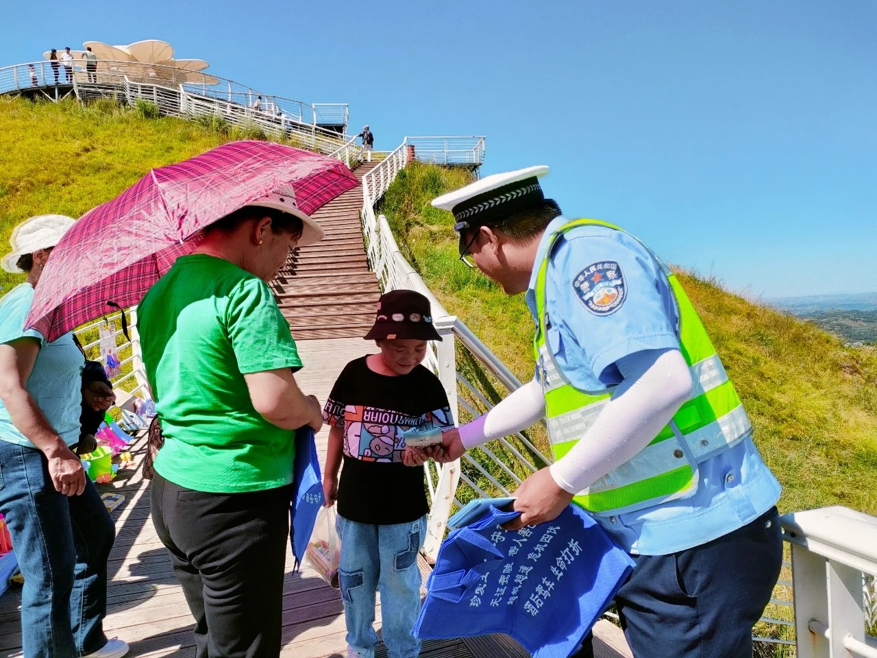 （WAqEY，图片新闻）精耕“旅游警务”(34516269)-20240823102017
