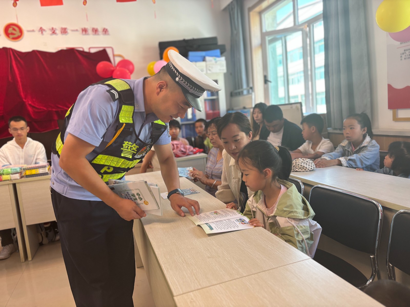（wAqEY，图片新闻）最美开学季   (34509216)-20240825151638