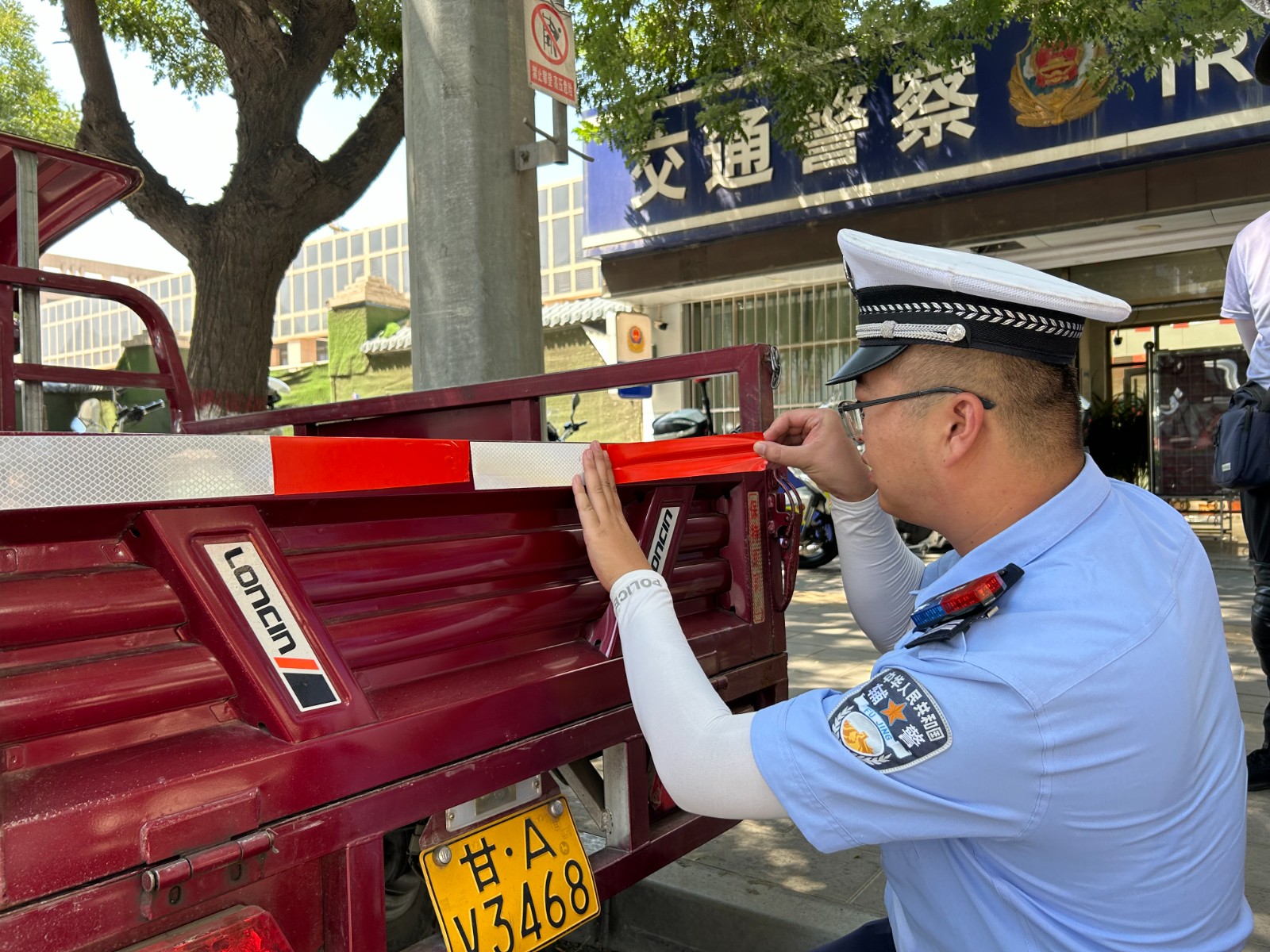 （AQYE，图片新闻）东岗交警开展电动车(34557720)-20240826165643