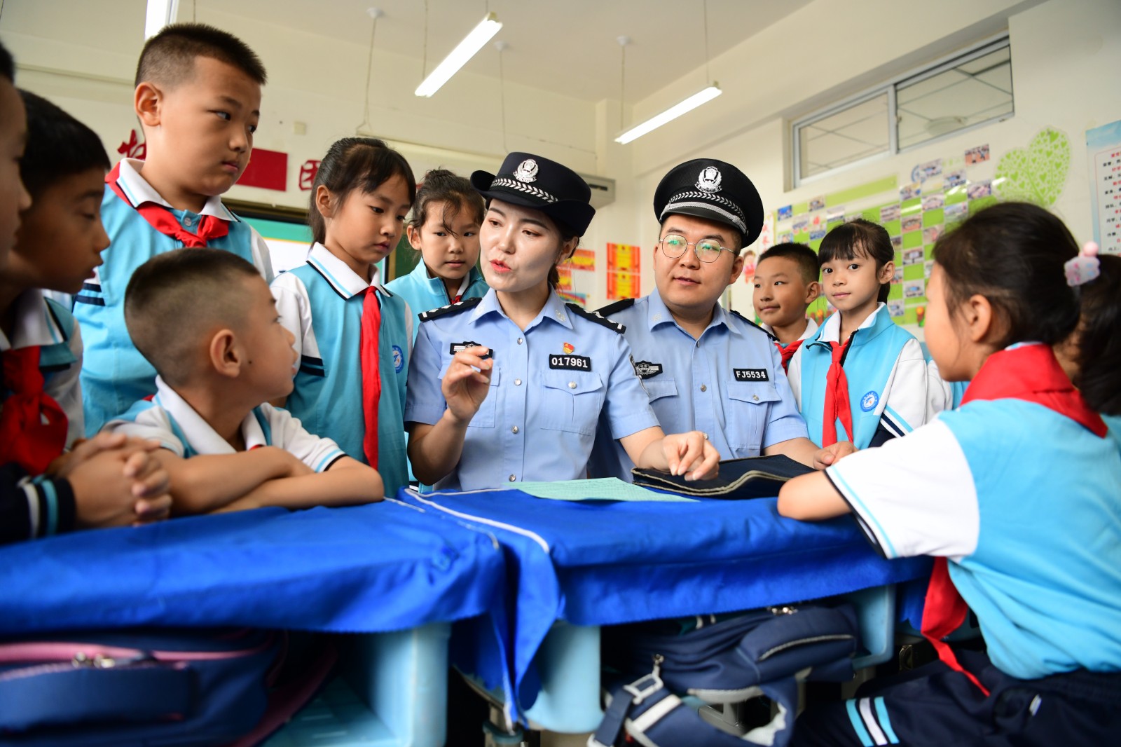 （AqEY，图片新闻）开学第一课(34620045)-20240828171105