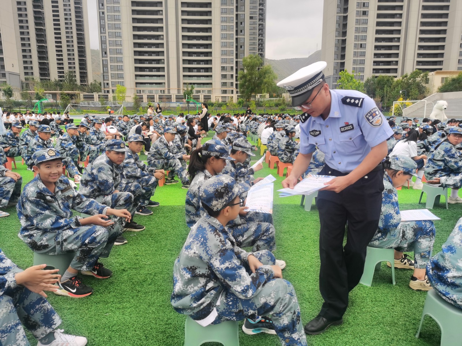 （AqYE，配图3 ，校园与法）兰州交警(34620042)-20240828171155