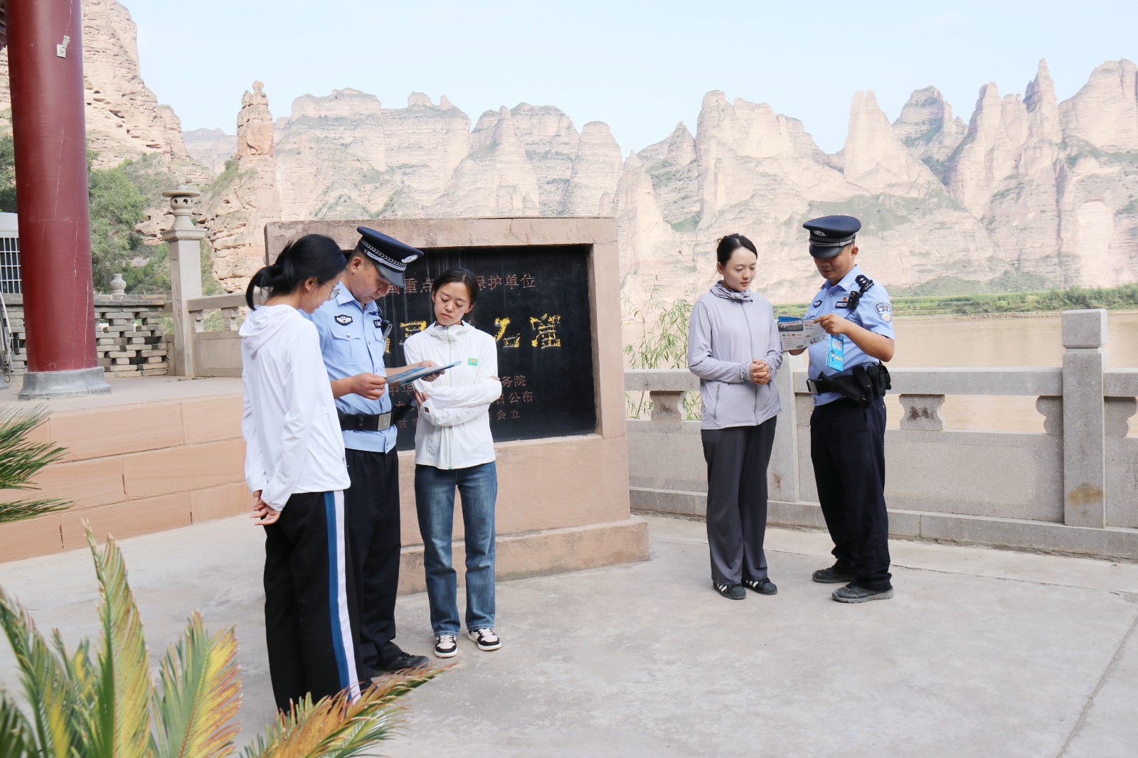 （wAqEY图片新闻）深耕“旅游警务” (34718916)-20240830173002