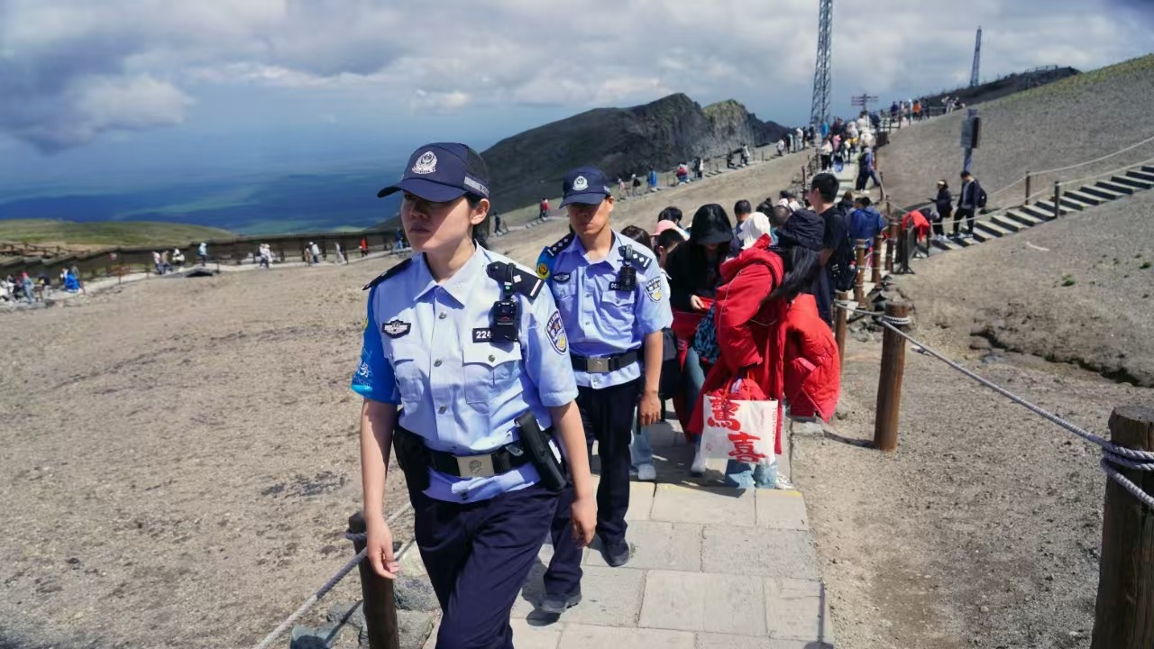 （WAqEY，配图 白山松水寄深情 守护(34723820)-20240830180201