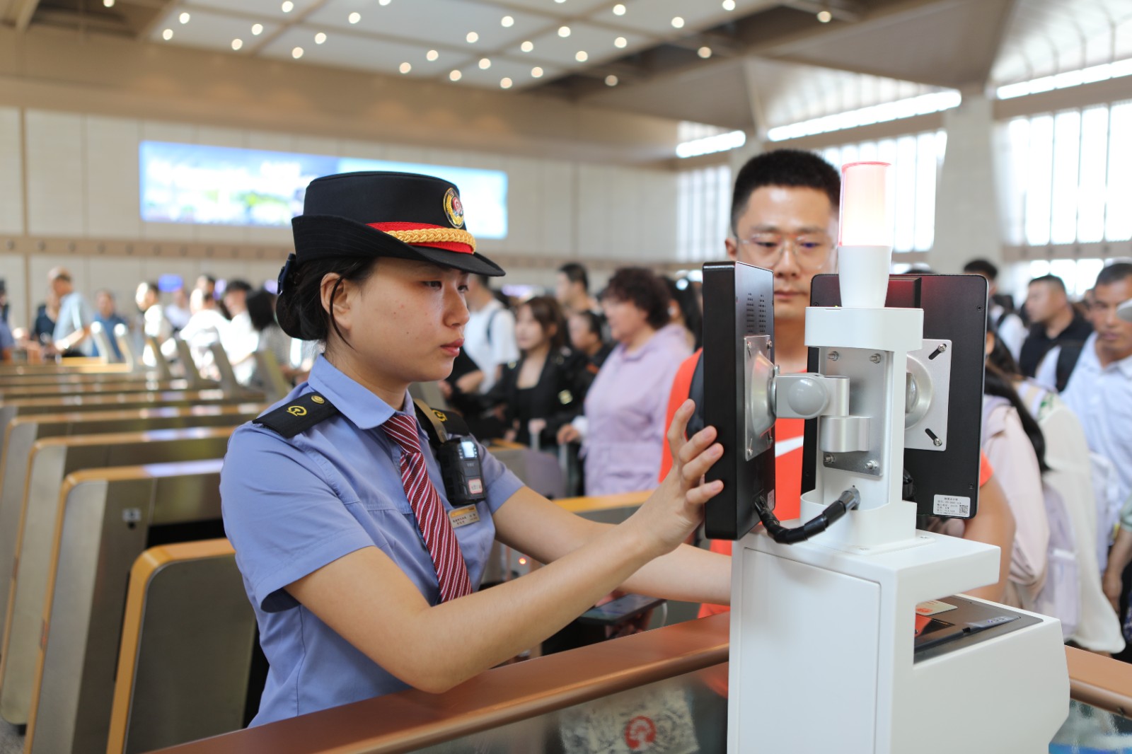 （WAQEY，配图）兰州铁路局暑运发送旅(34768517)-20240903103710