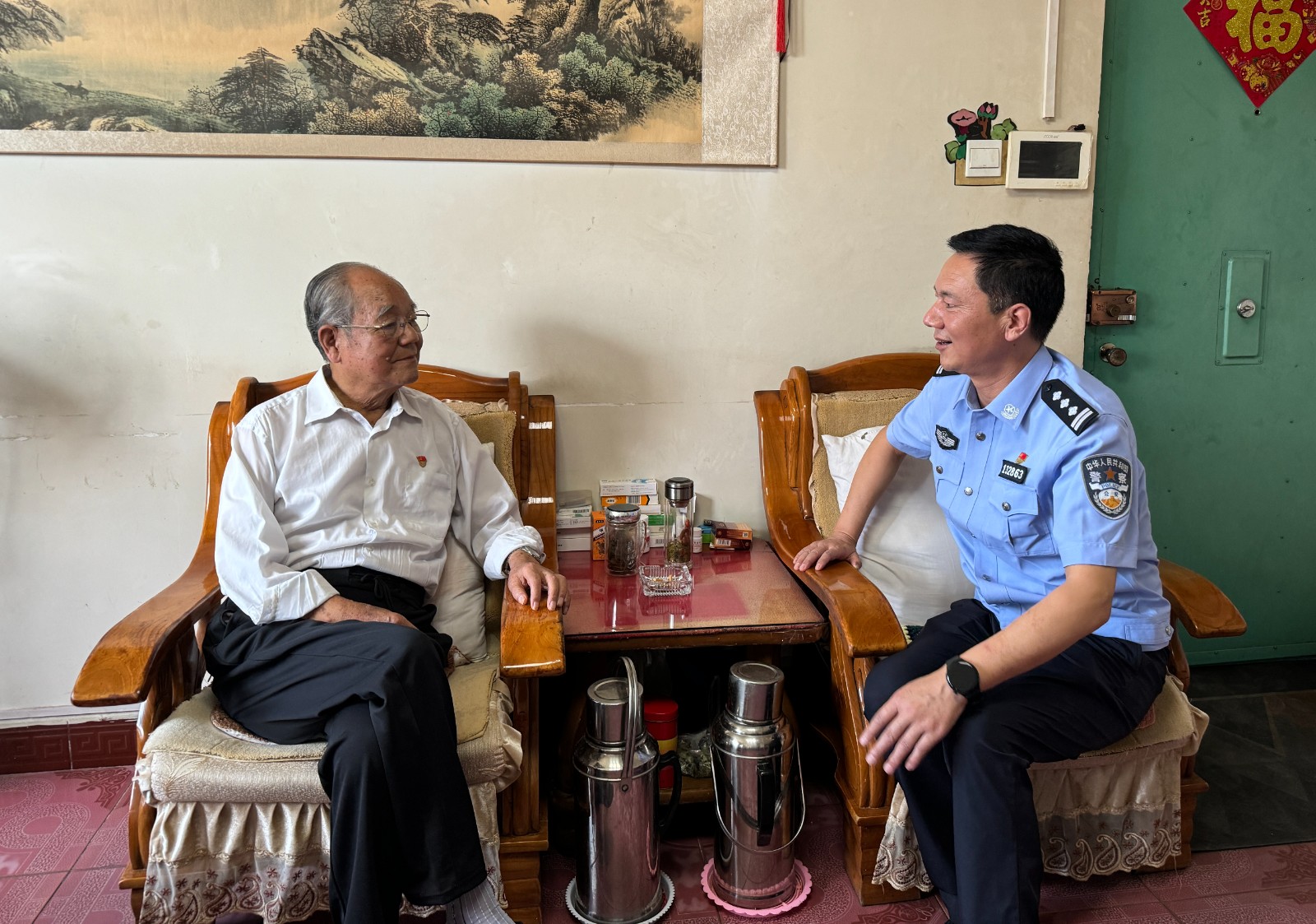 （wAqEＹ人民公安从这里走来　配图）一(35246189)-20240920144405