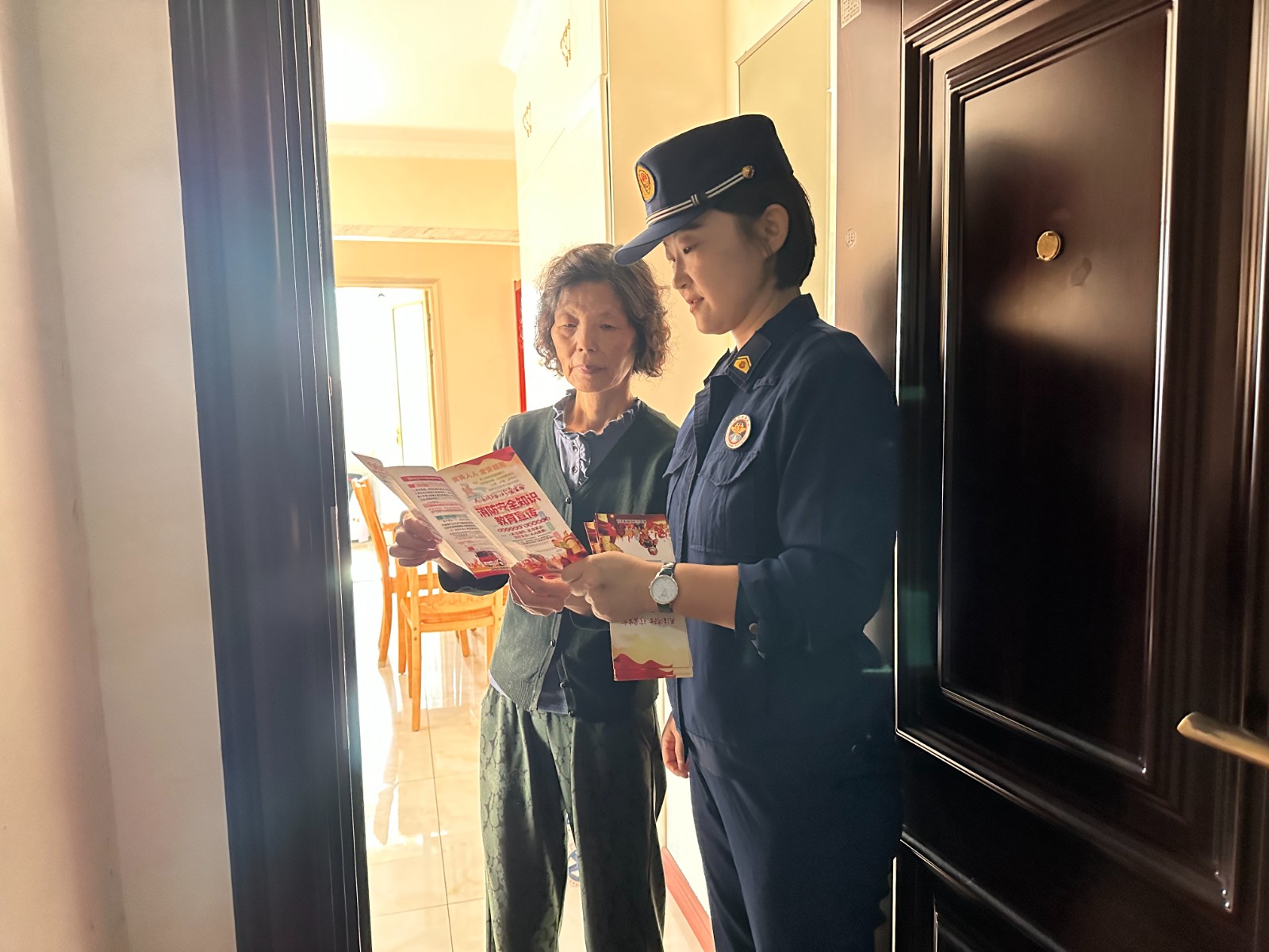 （AqEY，图片新闻）西固消防为弱势群体(35510085)-20240929134230