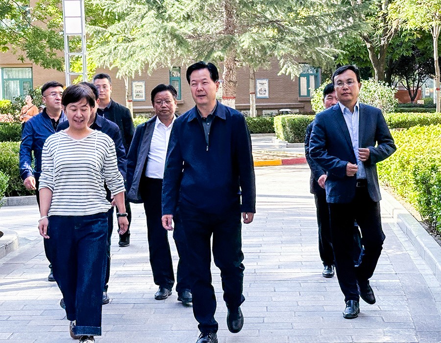 （QEY改革新实践 配图）奋楫笃行加快推(35987626)-20241018092636