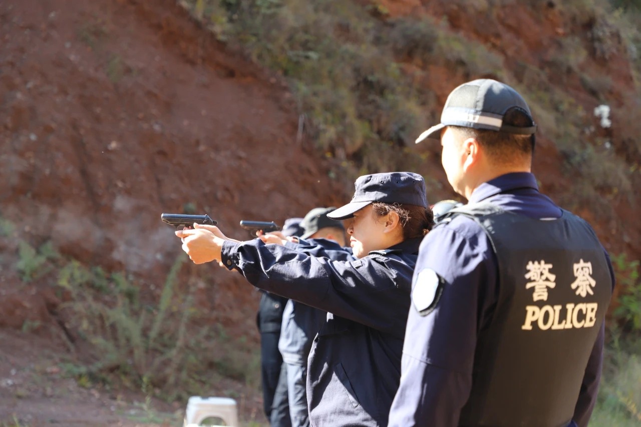 （WAQEY，图片新闻）实弹射击训练(36018494)-20241018110609