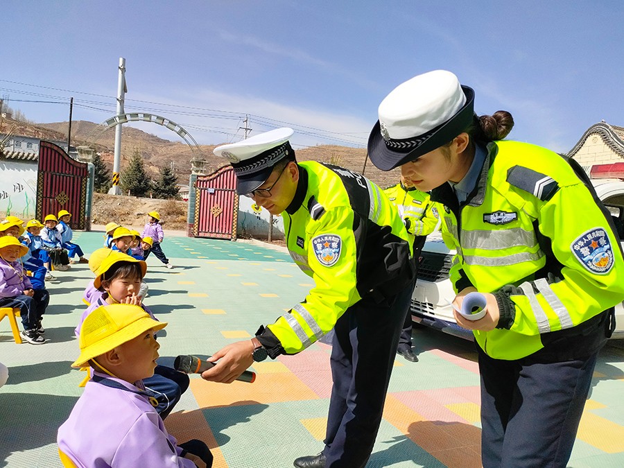 （wAqYE配图）学生安心 家长宽心 社(36066898)-20241022180036