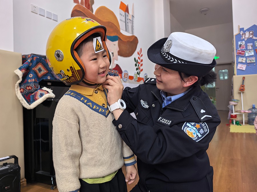（WqEY，图片新闻）安定公安交通安全进(36340488)-20241103130826