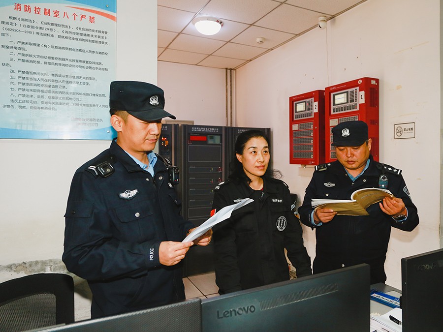 （wAqEY图片新闻）七里河公安：筑牢冬(36509906)-20241111110448