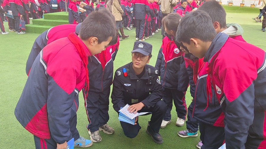 （WAqEY，图片新闻）校园安全“警”常(36611860)-20241114105059
