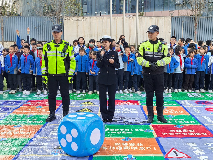 （WAqEＹ图片新闻）交警进校园 安全进(36630109)-20241114173148