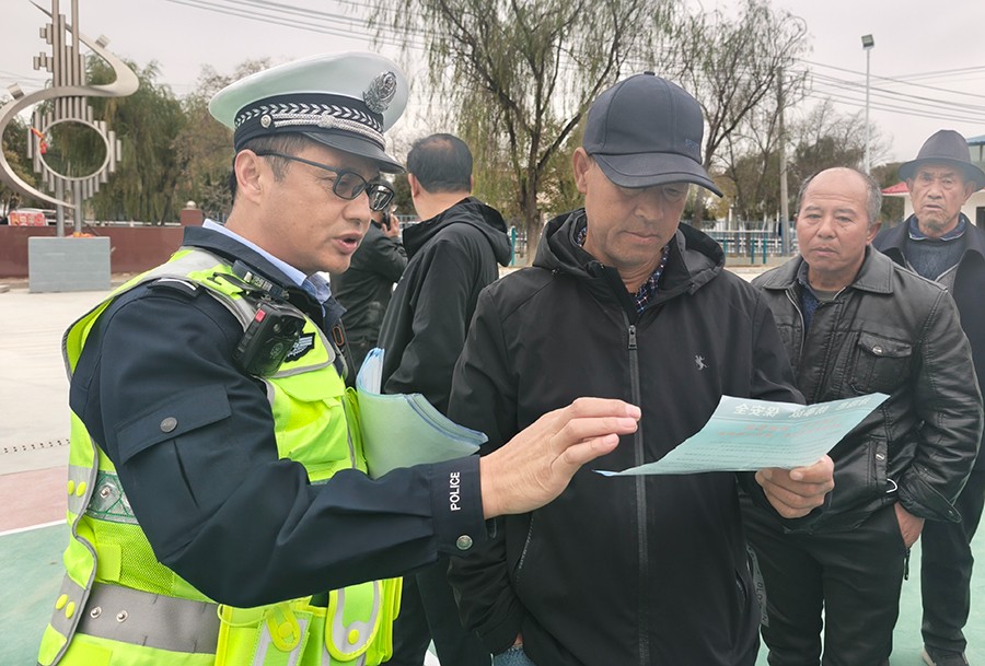 （wAQＹE  图片新闻） 筑牢农村交通(36684922)-20241118174106