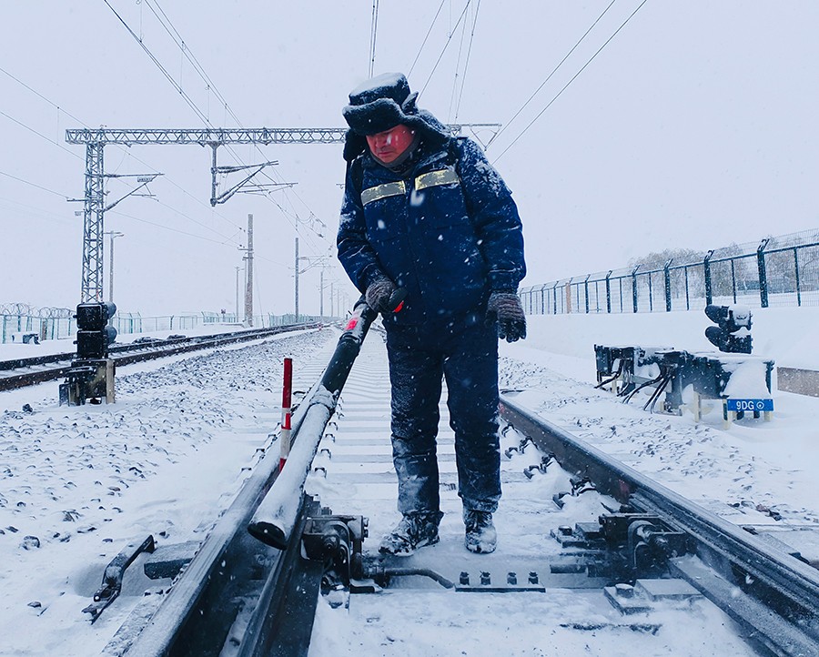（AWQEＹ配图）兰州铁路局保障降雪天气(36875200)-20241126092818