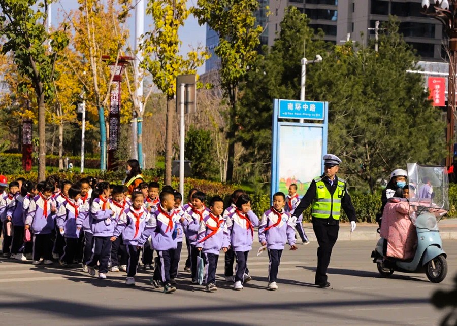 （wAqEＹ配图）深耕基层警务 提升实战(37071432)-20241204173636
