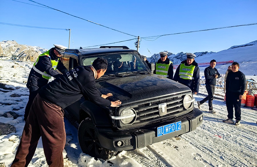 （wAqEＹ图片新闻）迭部县特巡警大队民(37200961)-20241211095034