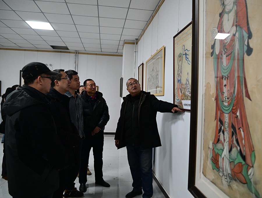 (QYE，图片新闻)七里河举办敦煌岩彩画(37376797)-20241218110552