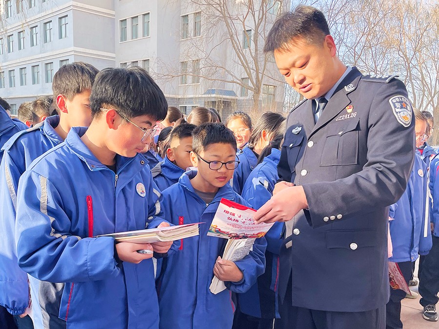 （AQYE司法周刊图片新闻）打造法治宣传(37331245)-20241218164237