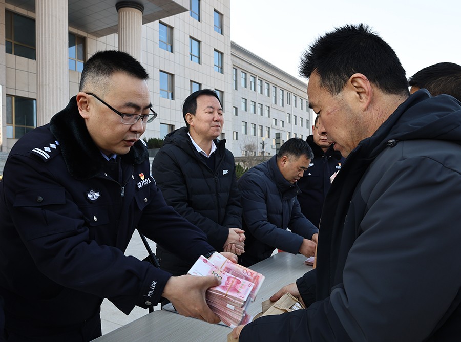（WAQEＹ图片新闻）甘谷公安当好群众“(37413211)-20241219153344