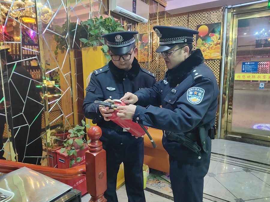 （WAqEＹ图片新闻）临洮公安开展娱乐场(37761295)-20250103103110