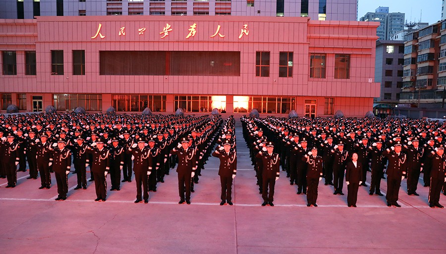 （WAqEY，配图3）兰州公安举行庆祝警(37947614)-20250110171653