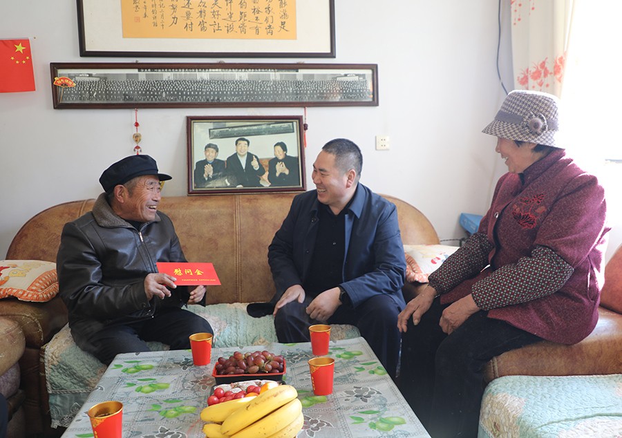 （WAqEY，图片新闻）安定：走访慰问暖(38012065)-20250114151102
