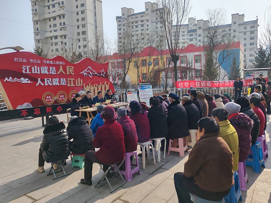 （wAqEY，图片新闻）开展法治宣传  (38019595)-20250114171238