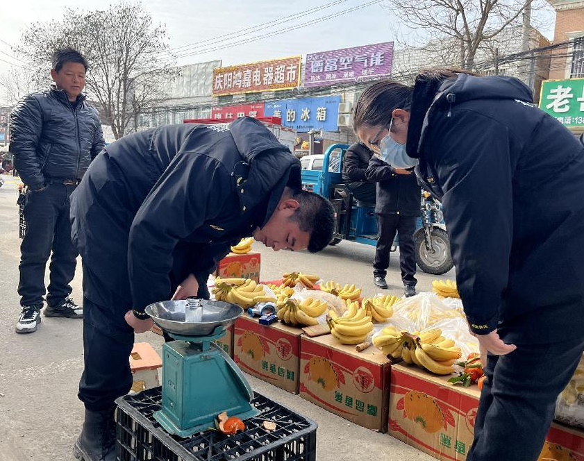 （wAQEＹ配图）庆城县让群众对食品安全(38161907)-20250120160357