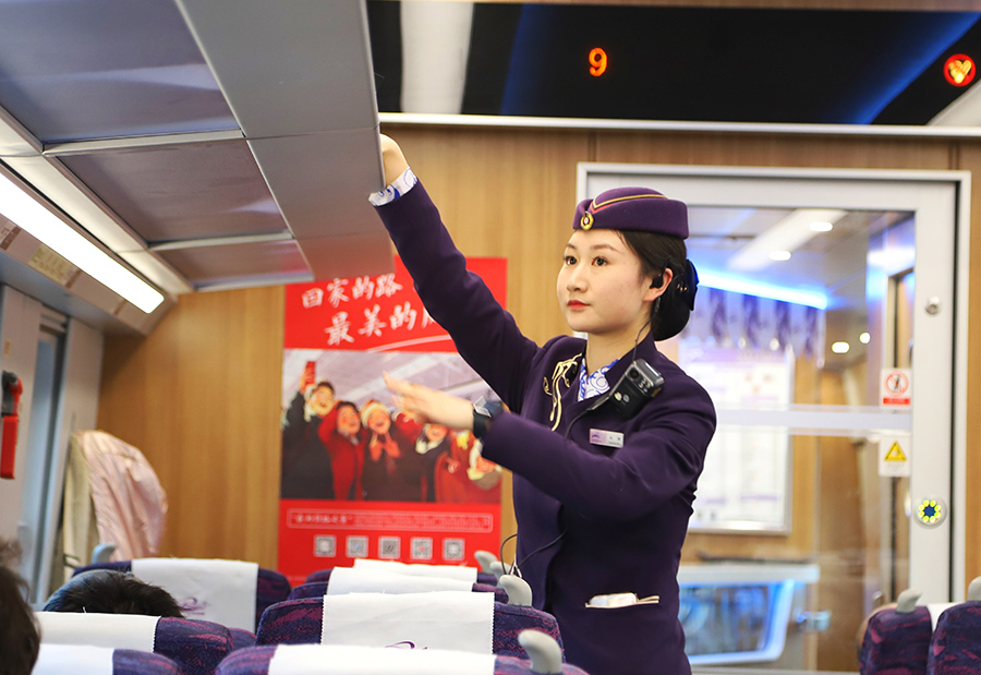 （WAQEＹ配图　新春走基层）热情服务温(38262974)-20250122165746