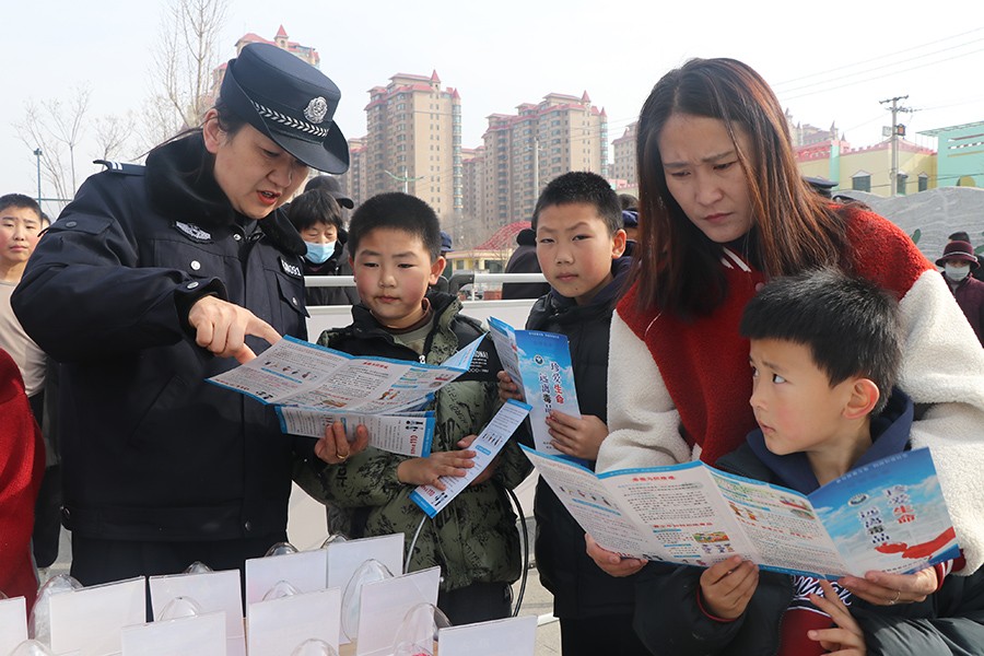 (WAEQＹ图片新闻)新春来临年味浓 禁(38305727)-20250122172101