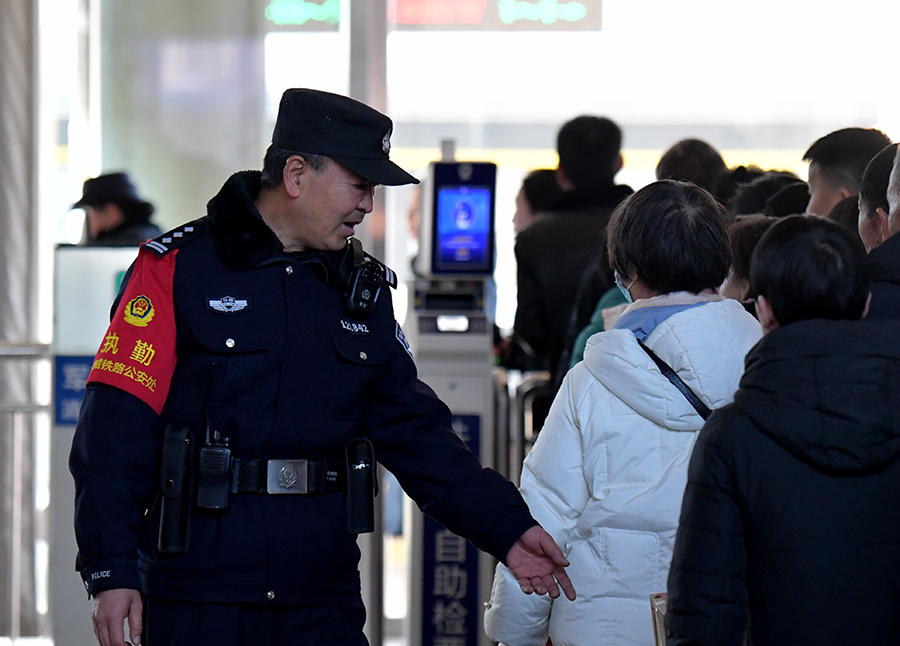 （WAQEＹ配图3，新春走基层）“警营老(38422112)-20250127131915
