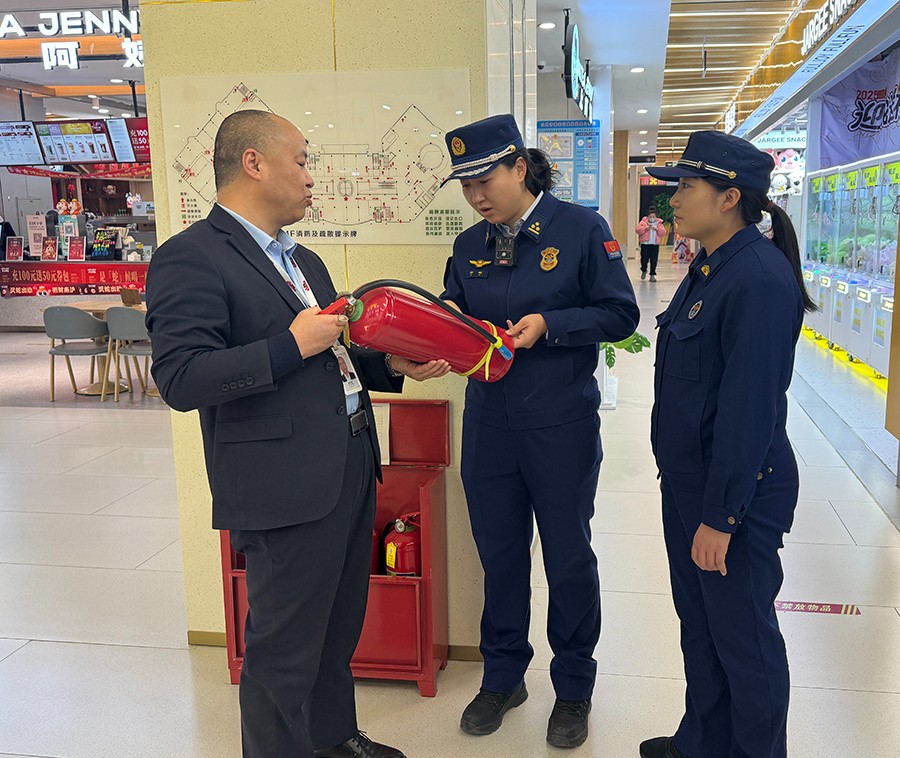 （QEY图片新闻）城关消防守护平安(38585132)-20250212111039