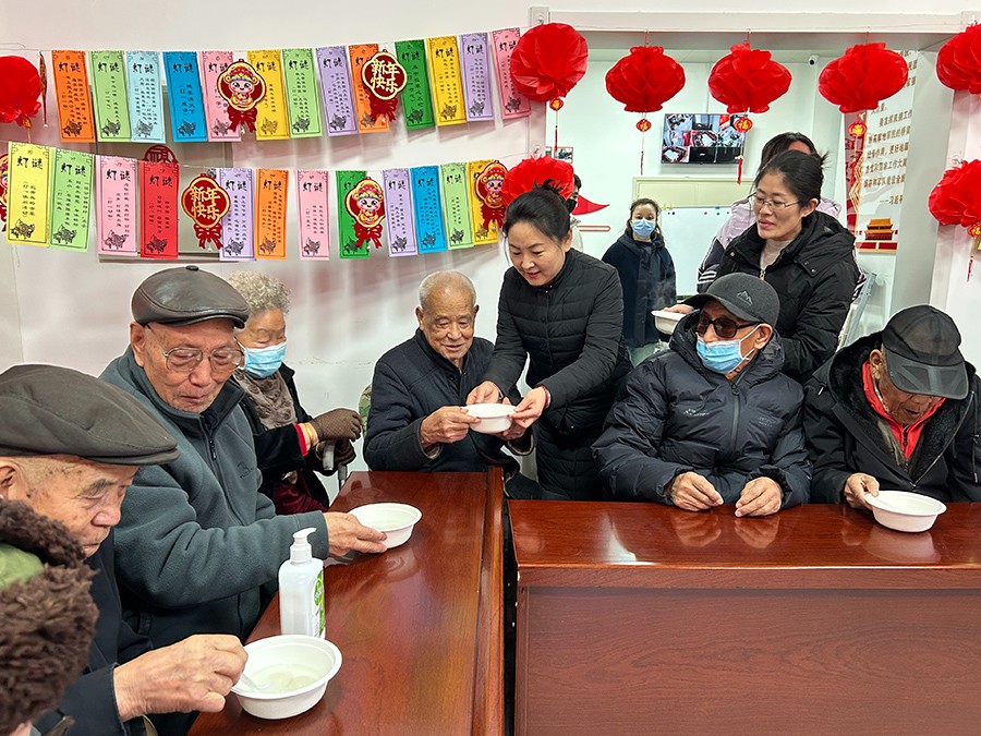 （wAqEＹ图片新闻）灵蛇闹元宵福瑞满军(38639887)-20250214114117
