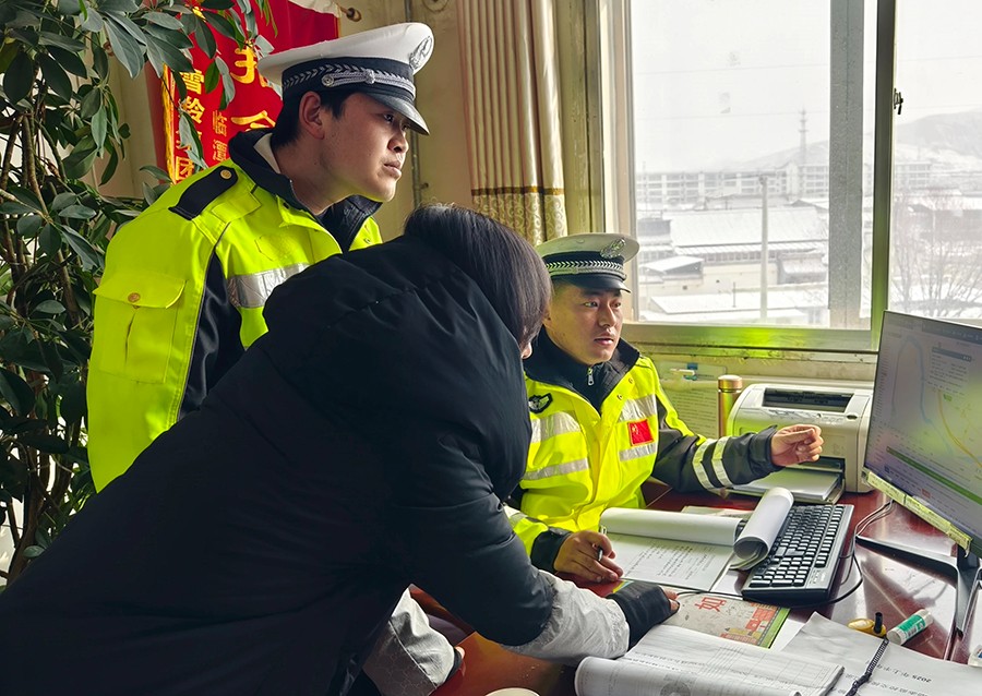 （wAQEＹ图片新闻）临潭公警开展交通安(38722402)-20250218164722