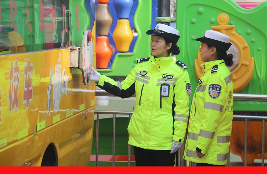 （WAQEＹ图片新闻）七里河交警开展校车(38763566)-20250220091751