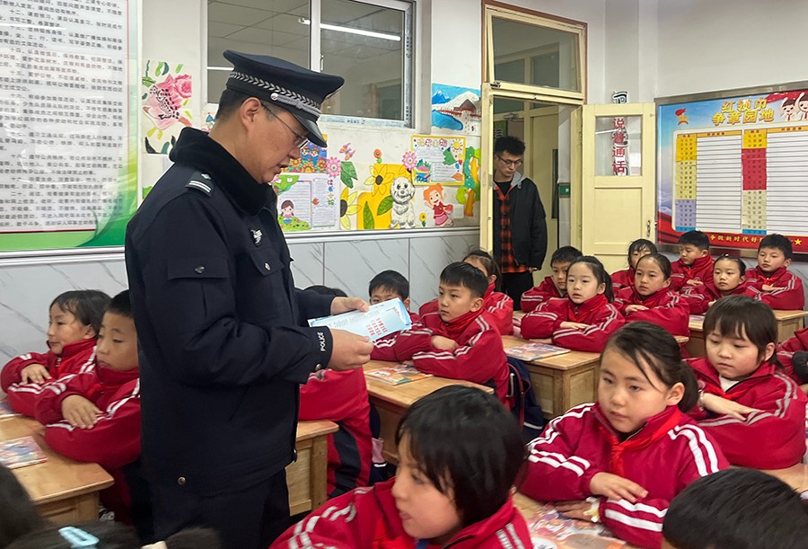 （WAQEＹ图片新闻）开学第一课(38833939)-20250224153759