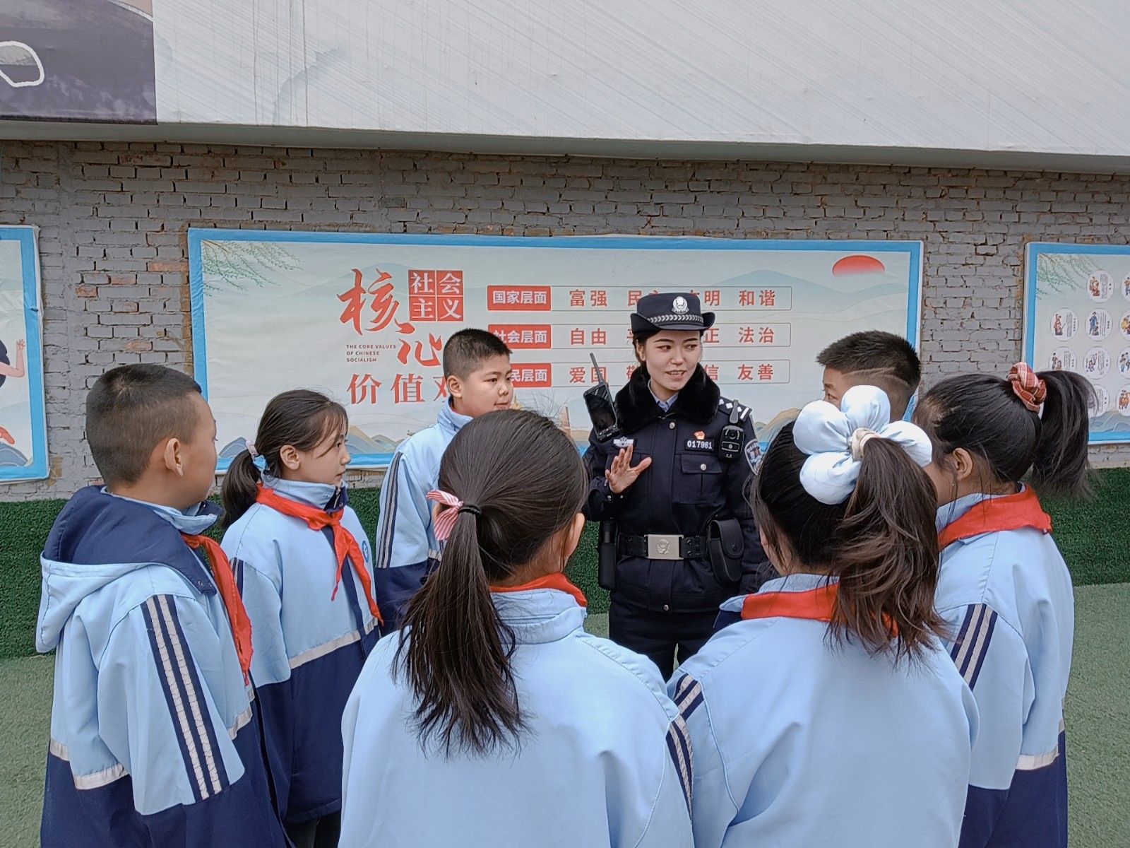 （WQEY图片新闻）开学第一课 普法护成(38839998)-20250225160429