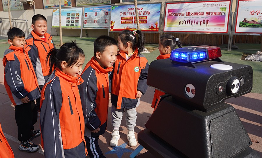 （QEＹ配图3）“AI警察”讲授开学第一(38877169)-20250226135550