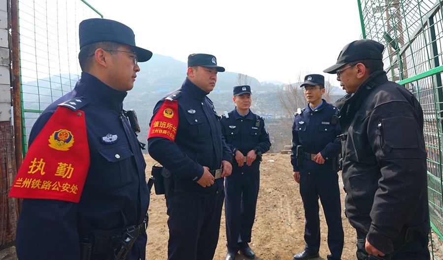 _（AQEＹ配图1）“路地”警务协作守护(38837377)-20250226140111