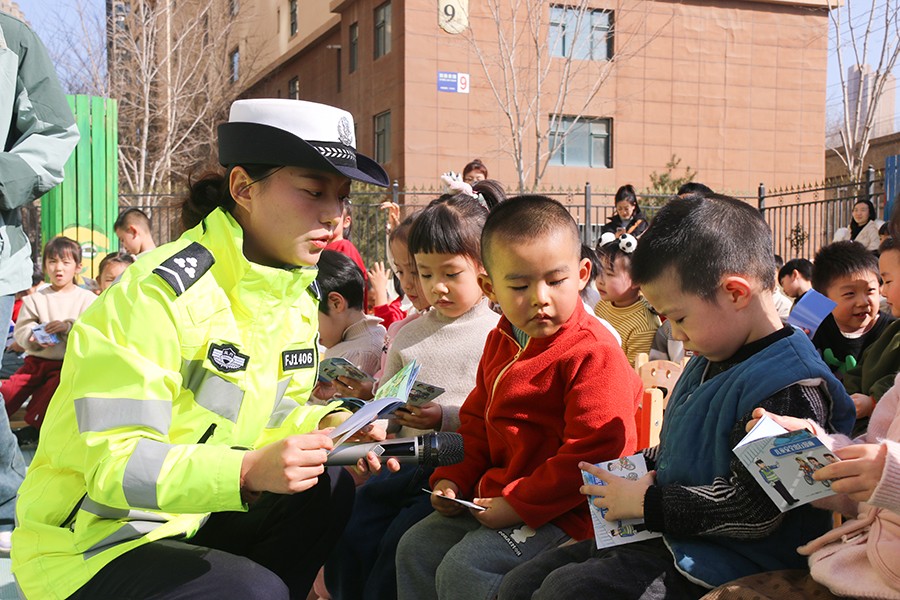 （WAQEY图片新闻）别开生面的交通安全(38925326)-20250228104953