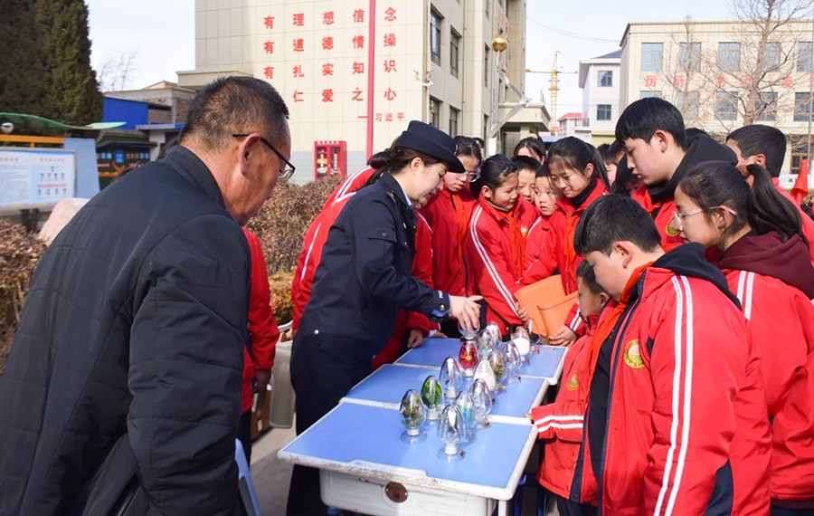（WAQEY图片新闻）禁毒宣传进校园(39050390)-20250306115416