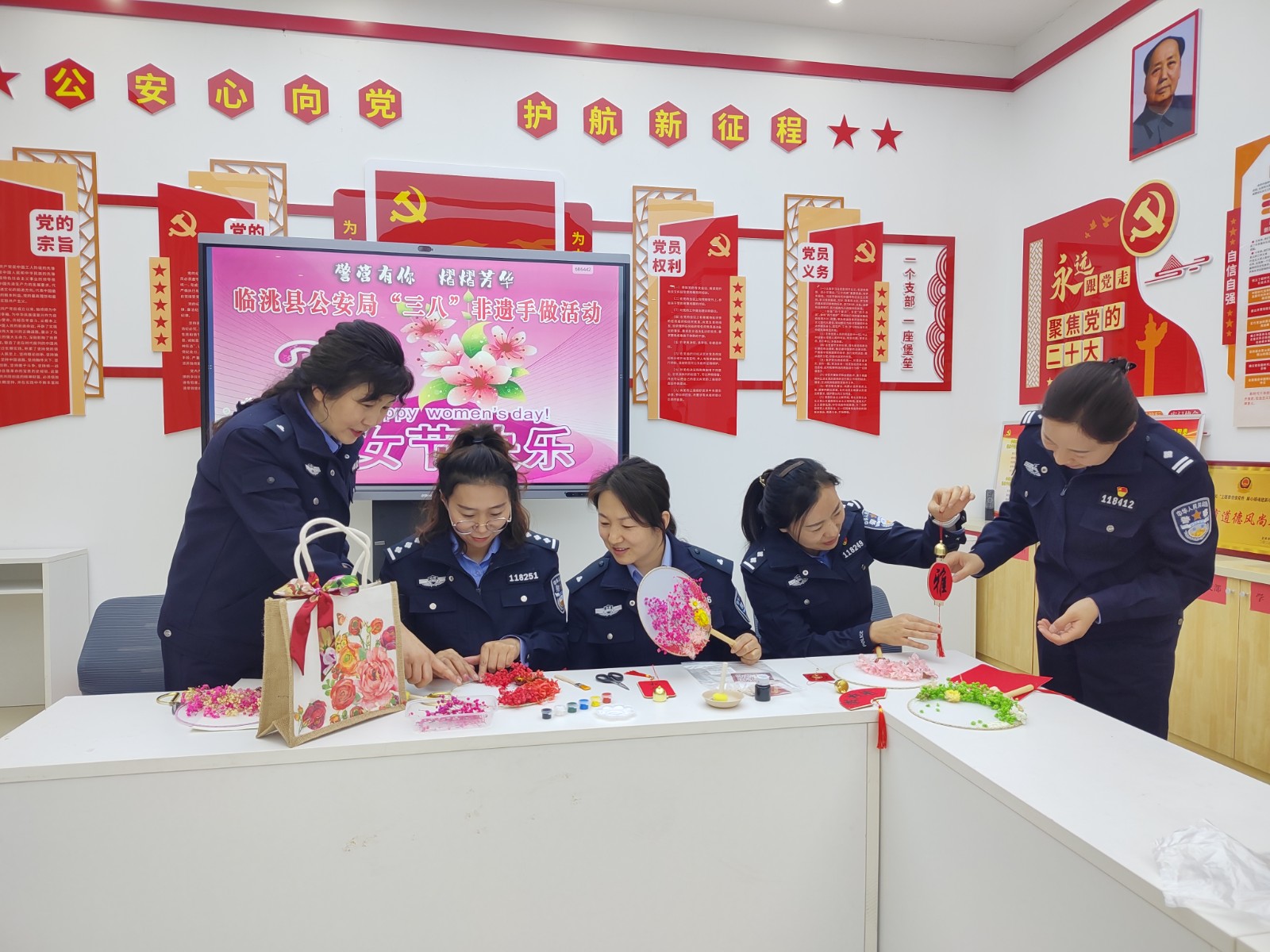（wAQEY图片新闻）警营有你  熠熠芳(39174348)-20250307221439