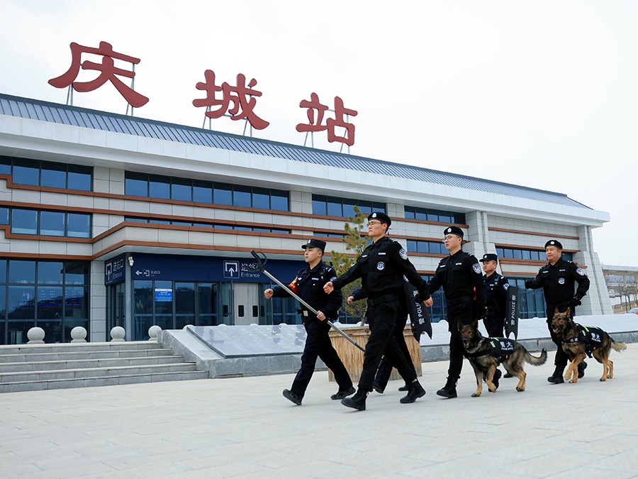（wQEＹ配图１）庆城：下好路地警务协作(39148465)-20250307222613