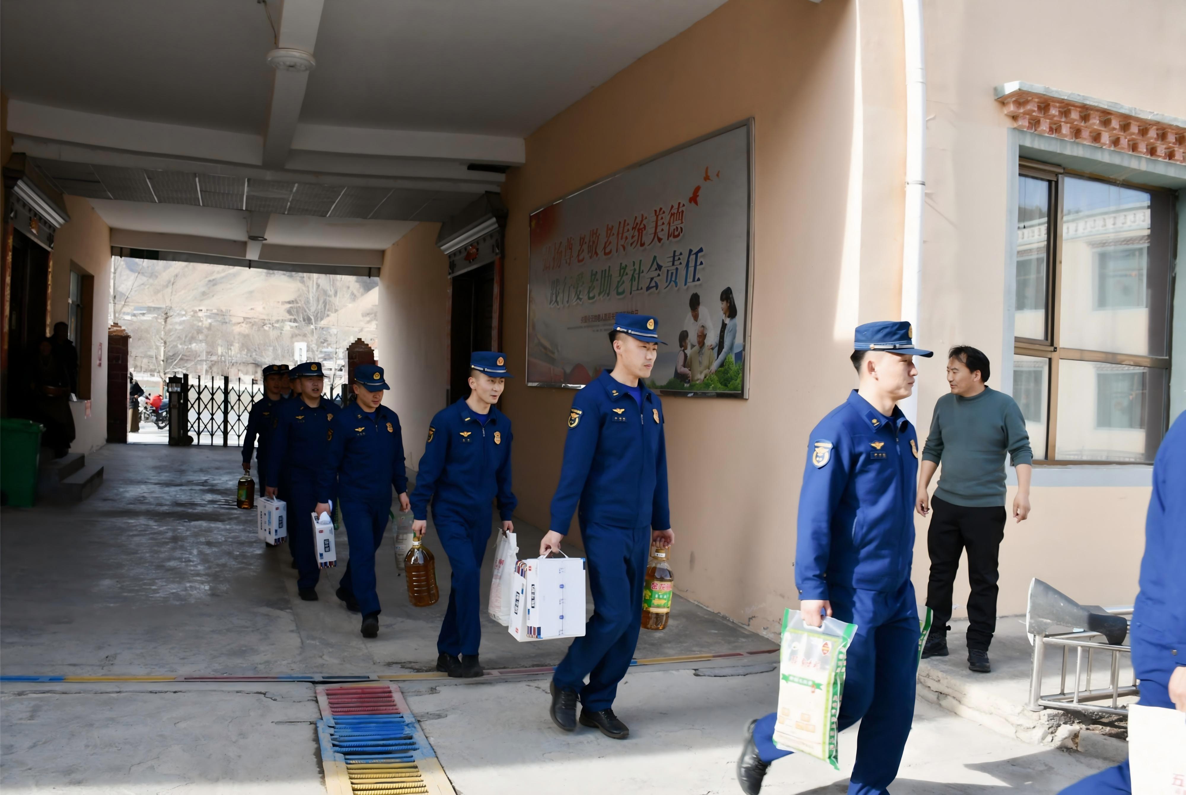 （AqＥY消防专栏 配图）学雷锋精神 情(39144553)-20250307155802(1)