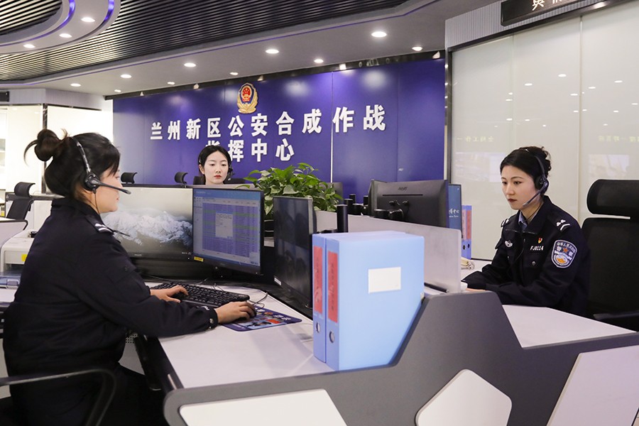 （AQEＹ配图1）连接社会冷暖 _ 守护(39174996)-20250310154110