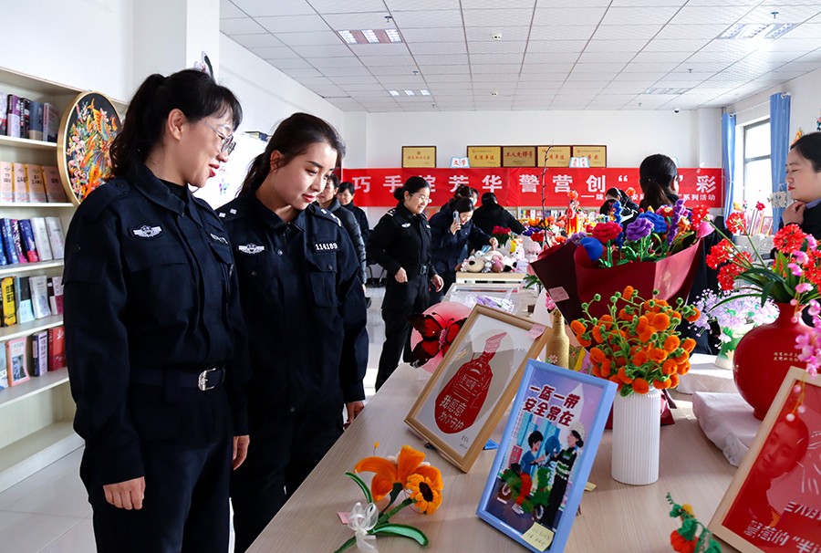 （WAQEY，图片新闻）巾帼心向党 逐梦(39215381)-20250311152709