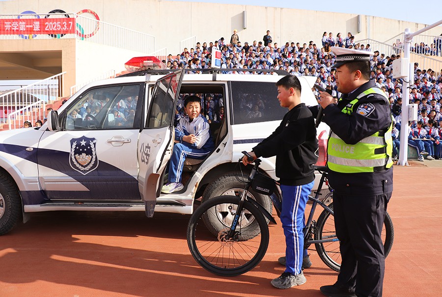 （WAQEY，图片新闻）体验式宣讲交通安(39281697)-20250311154659