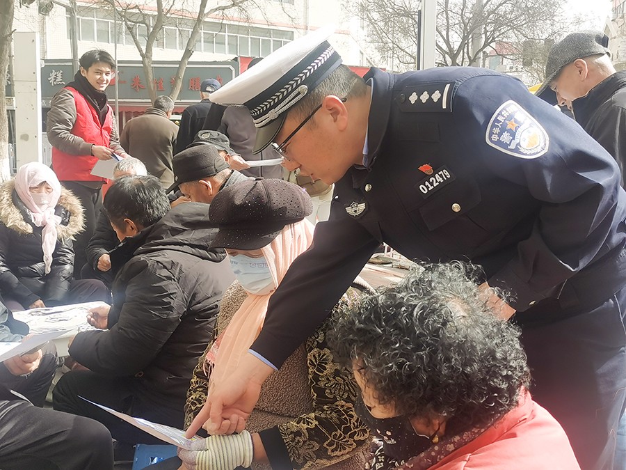 （WAQEＹ图片新闻）交通安全宣传进社区(39298771)-20250312151119