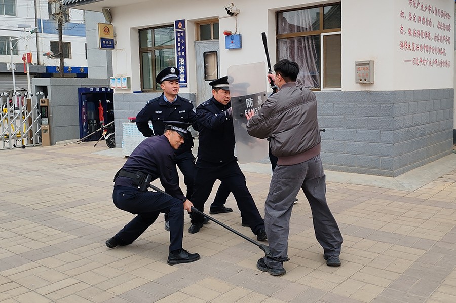 (WAQEY图片新闻)应急演练保障校园安(39352030)-20250313145432